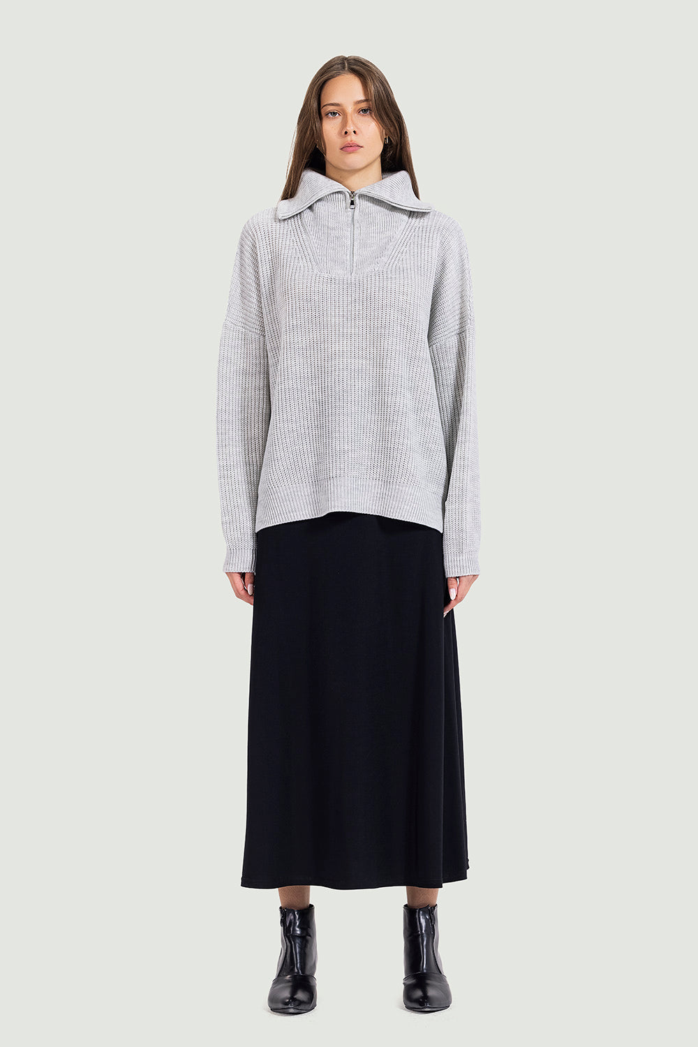Knitted zipper in grey