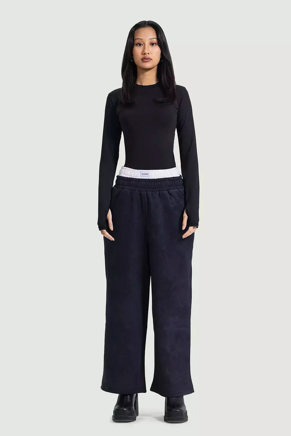 Midnight stone boxer sweatpants In black