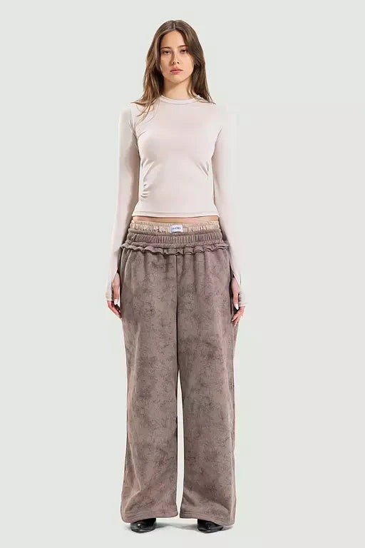 Chocolate ruffles boxer sweatpants In Brown