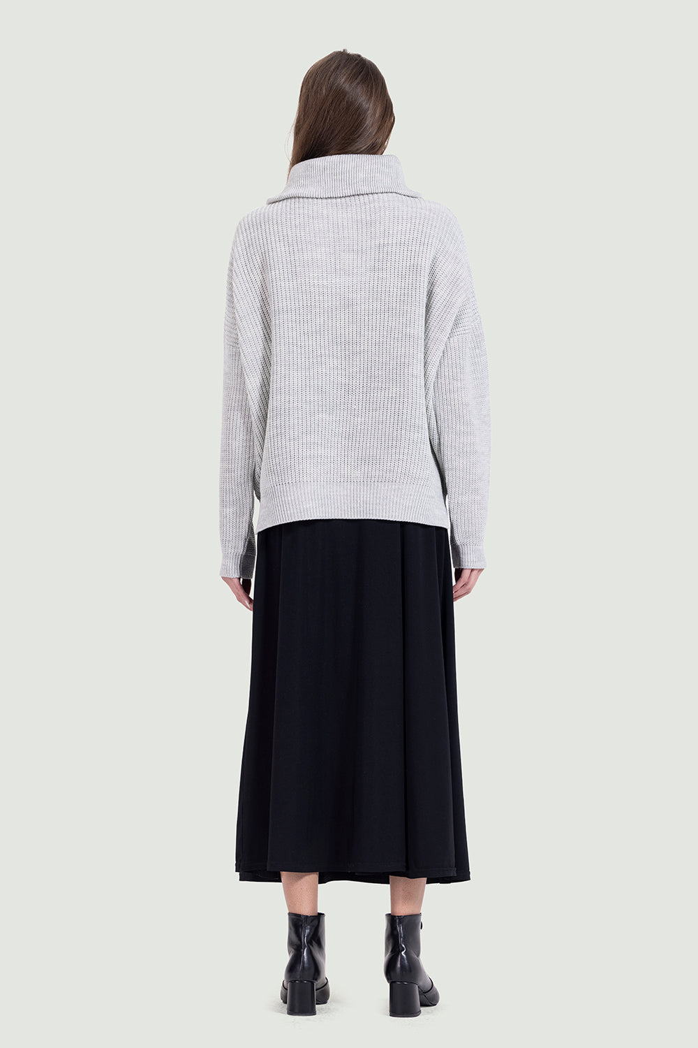 Knitted zipper in grey